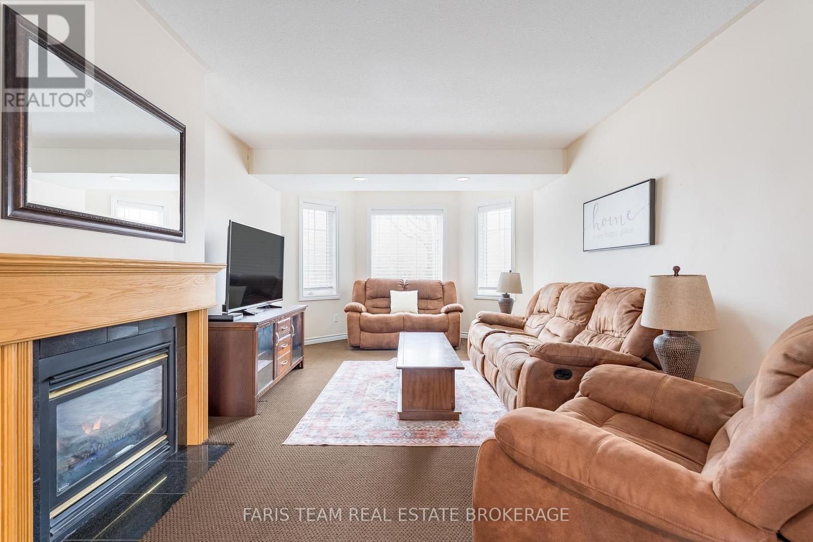 704 TRINITY STREET Image 26