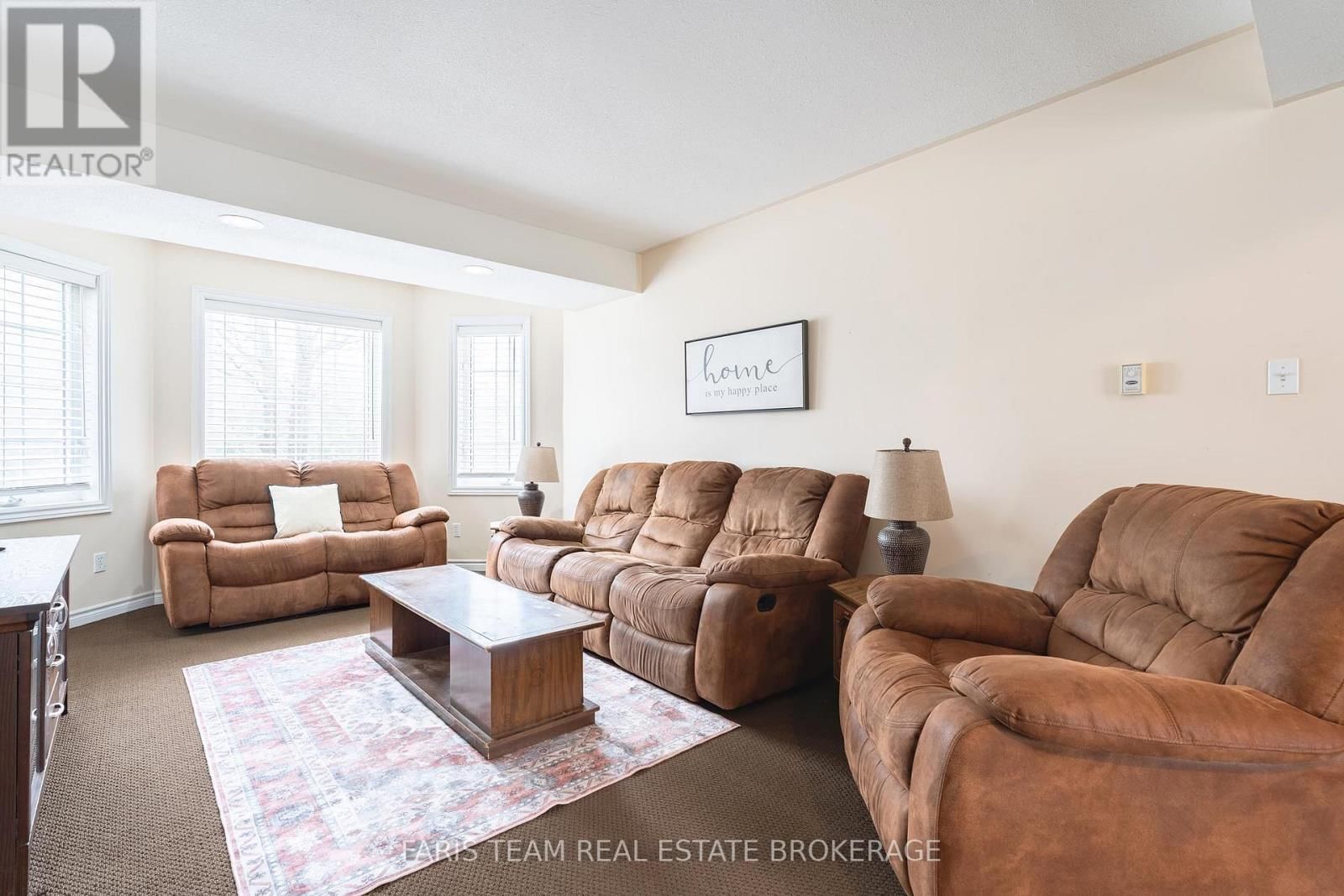 704 TRINITY STREET Image 27