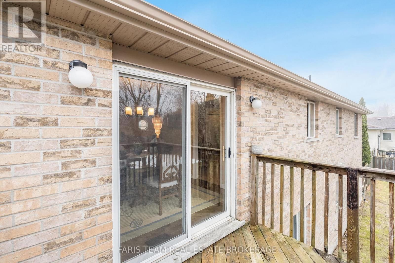 704 TRINITY STREET Image 33