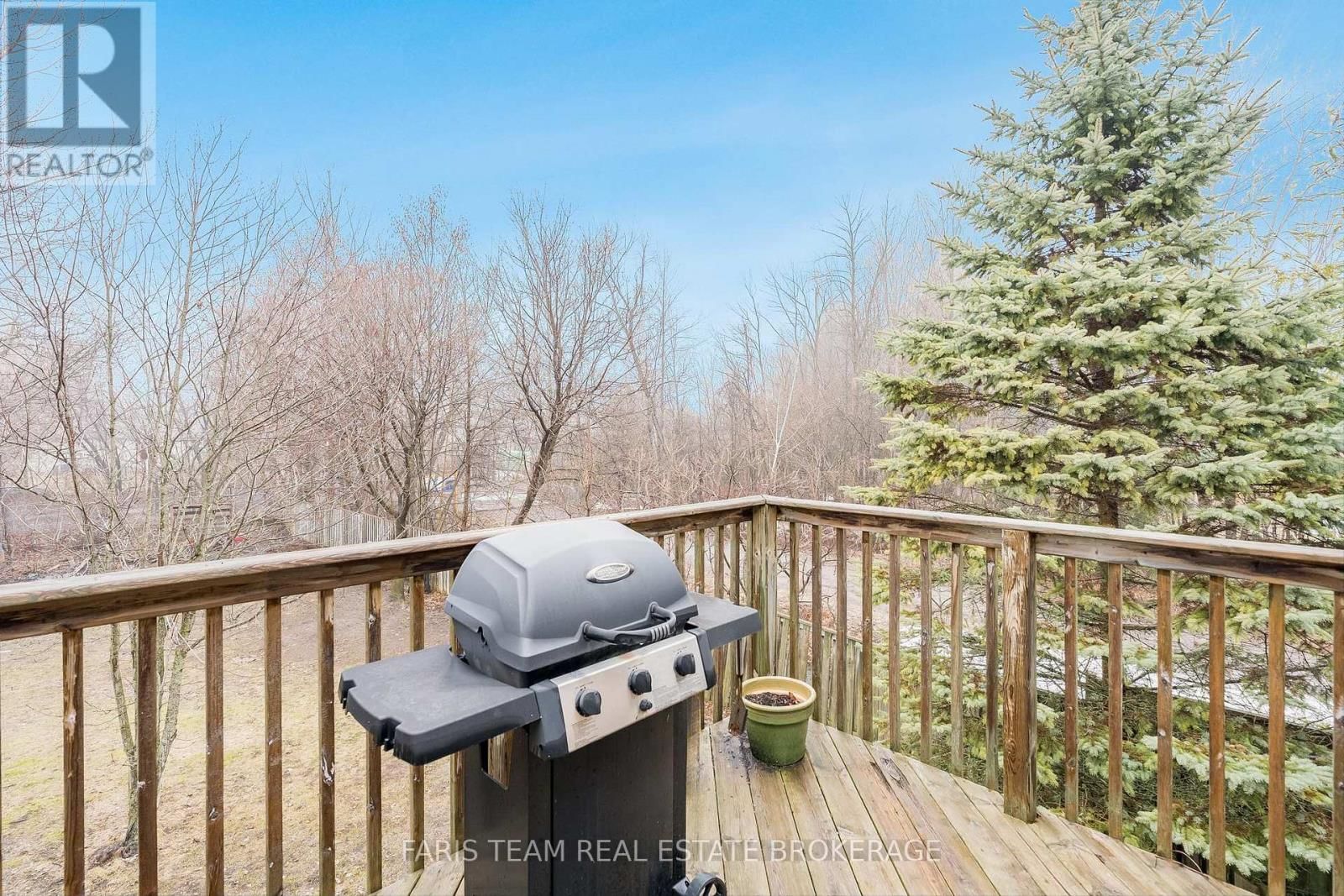 704 TRINITY STREET Image 34