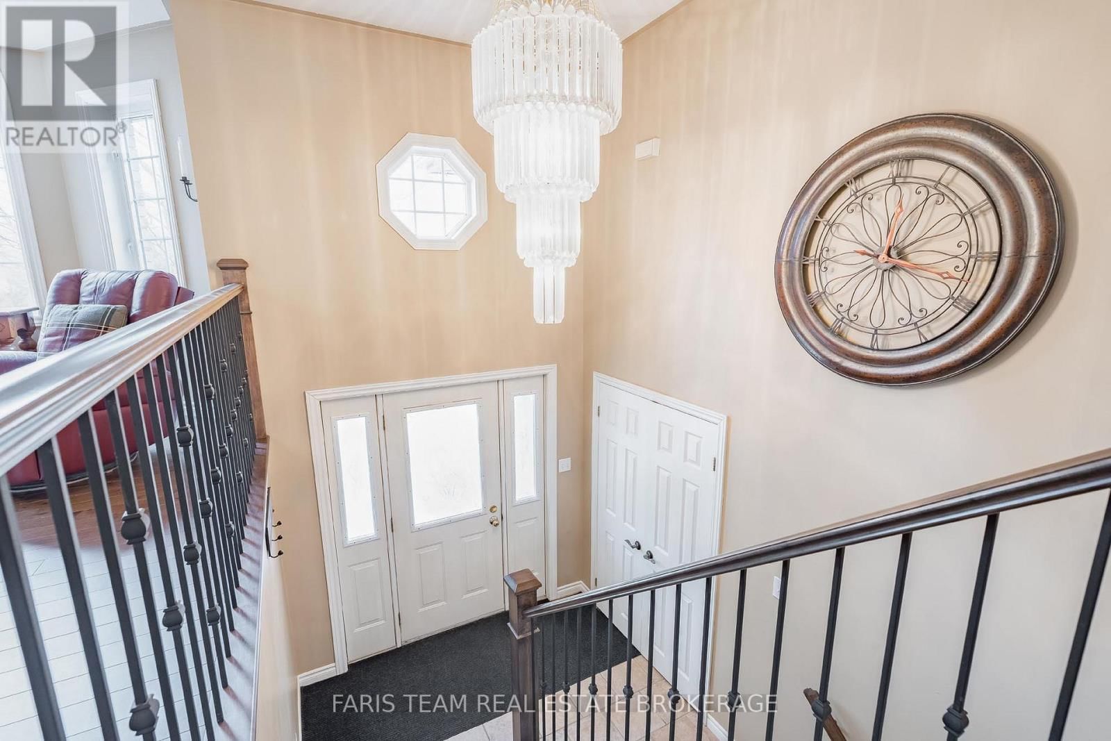 704 TRINITY STREET Image 4