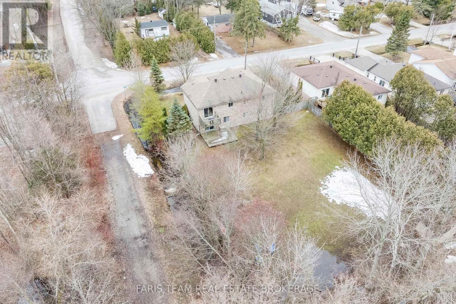 704 TRINITY STREET Image 40