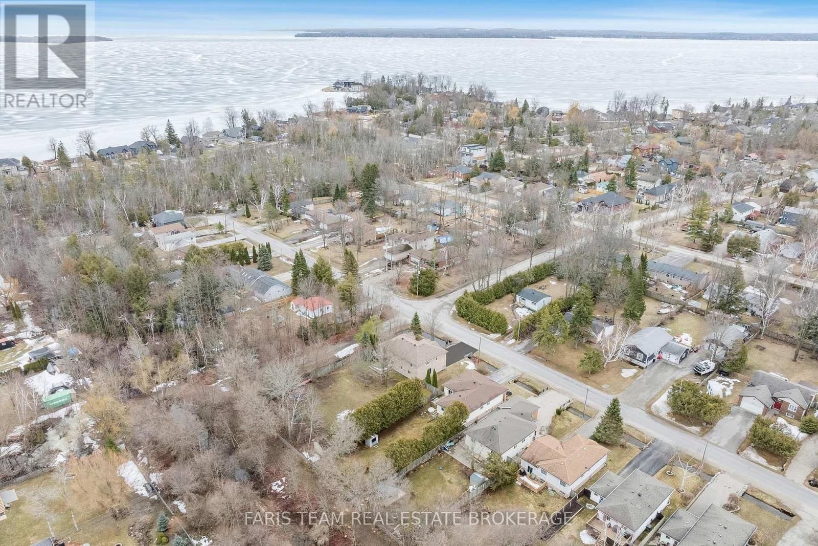 704 TRINITY STREET Image 43