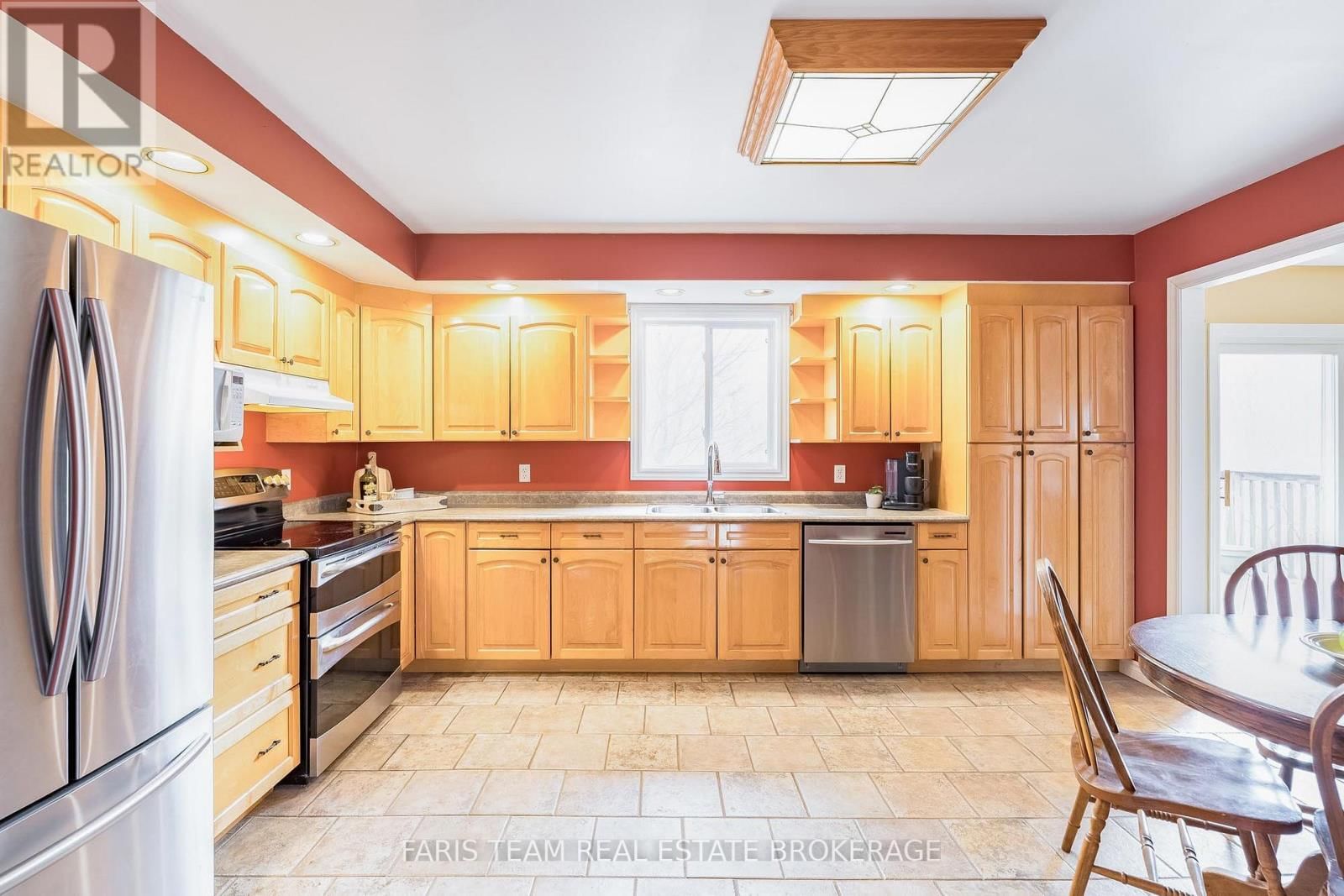 704 TRINITY STREET Image 5