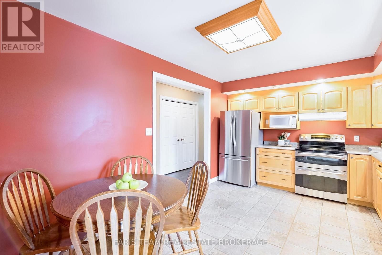 704 TRINITY STREET Image 7