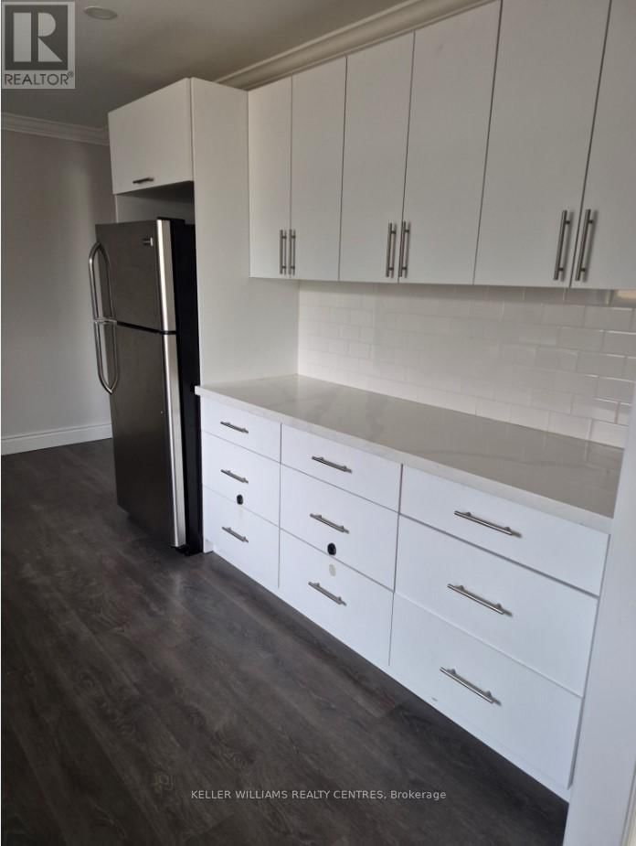 UPPER - 782 BOTANY HILL CRESCENT Image 6