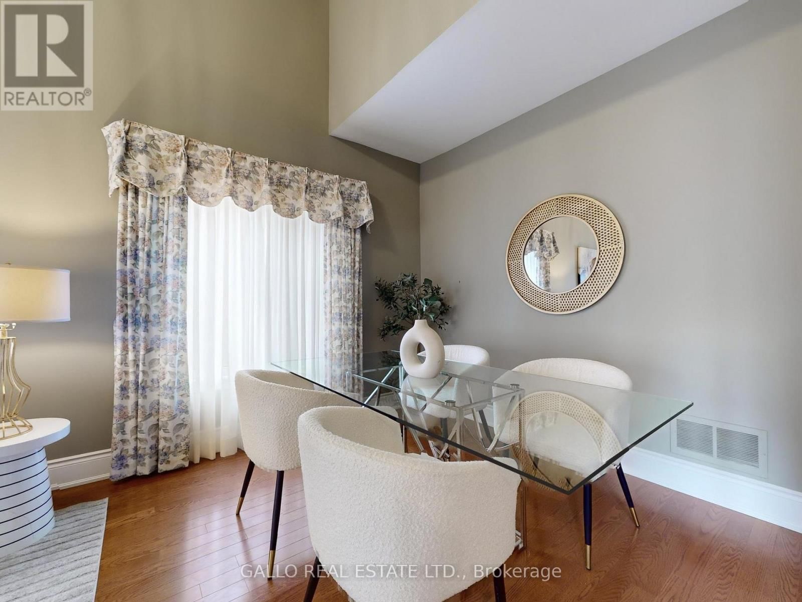 82 BAYBERRY STREET Image 11