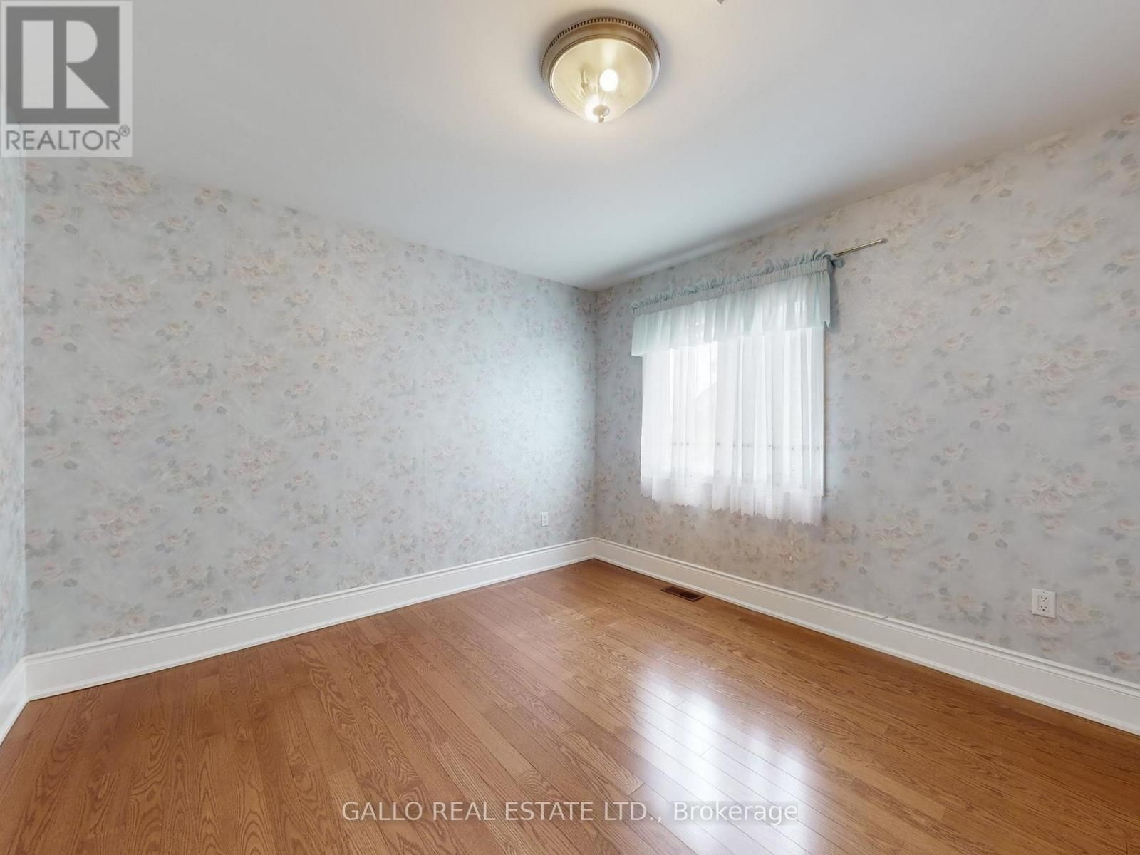 82 BAYBERRY STREET Image 27