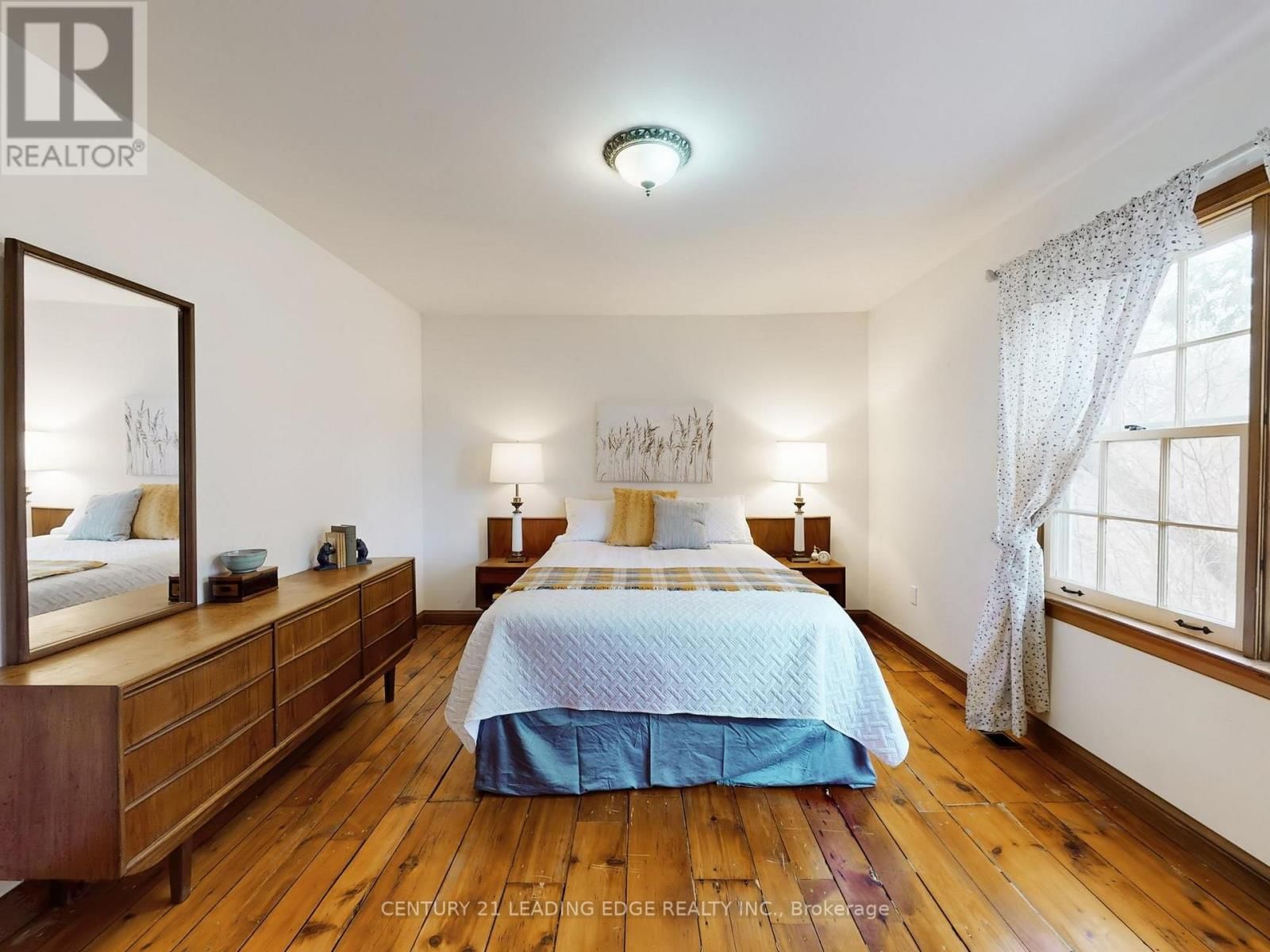 26 CHURCH LANE Image 33