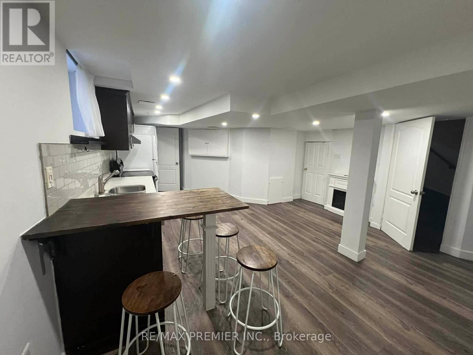 118 SOLWAY AVENUE Image 2