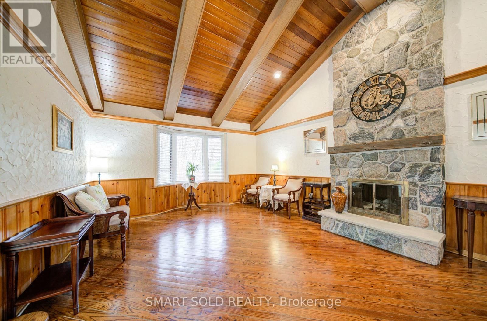 48 MONTGOMERY COURT Image 18