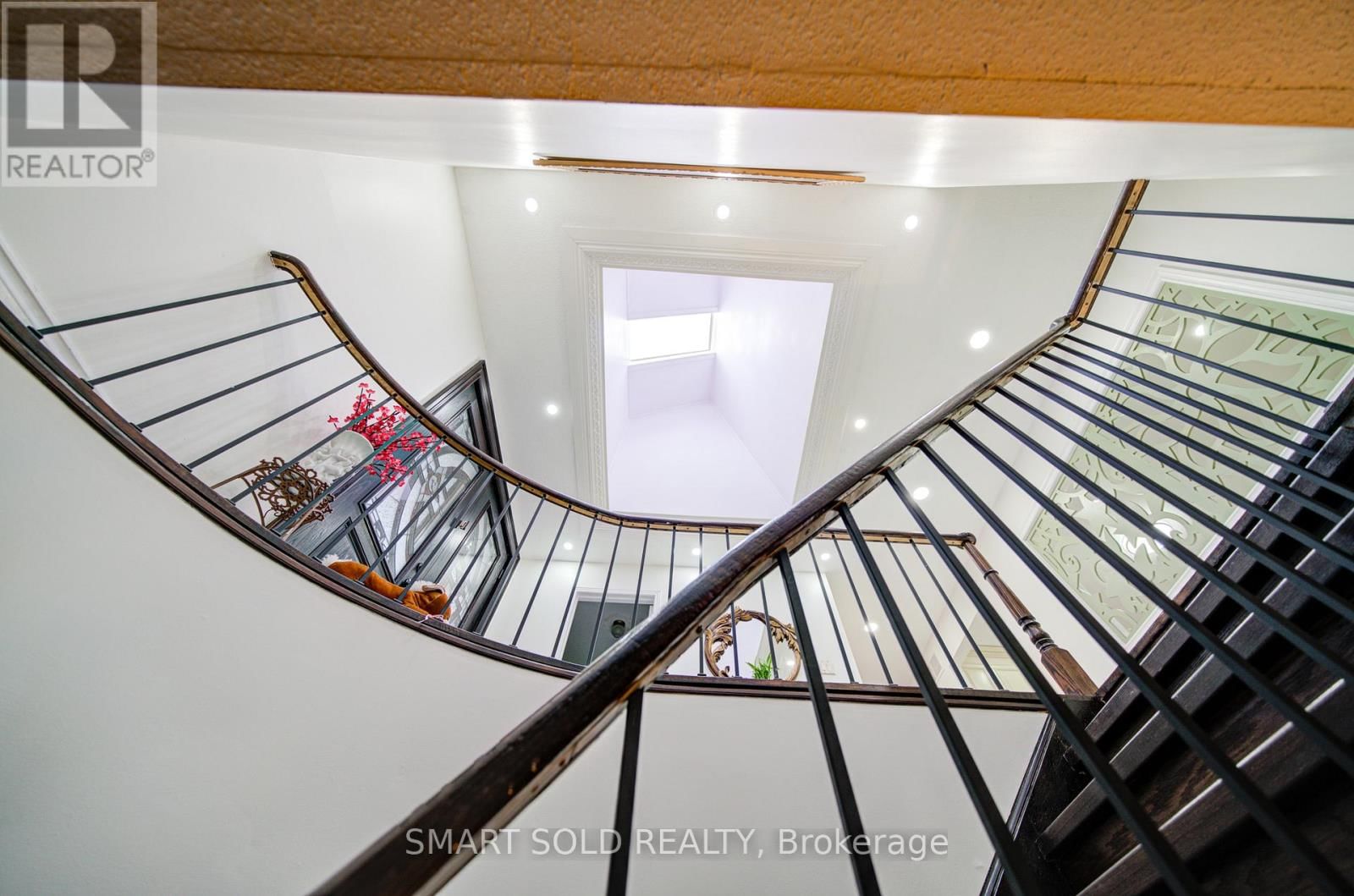 48 MONTGOMERY COURT Image 31