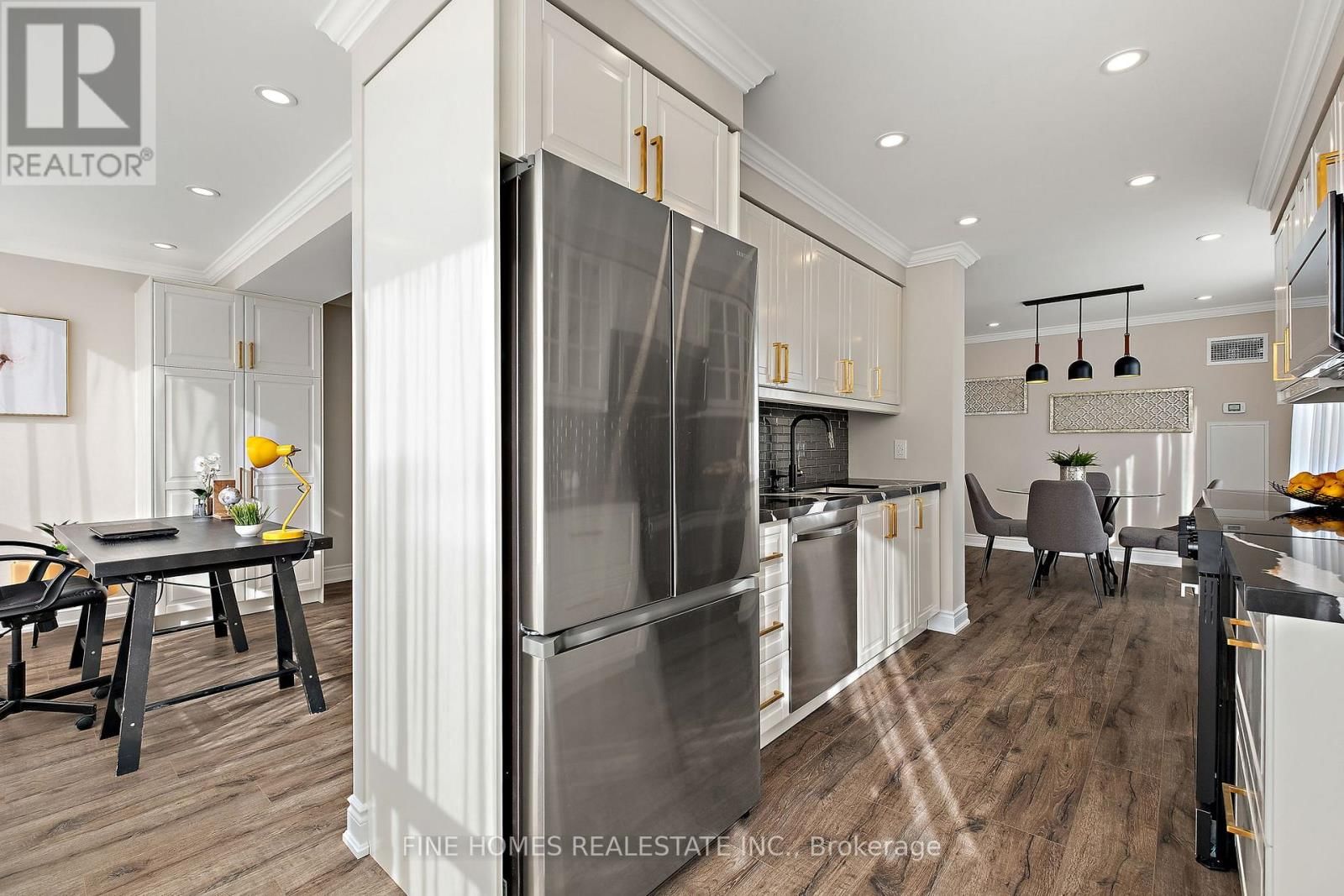 307 - 120 PROMENADE CIRCLE Image 10