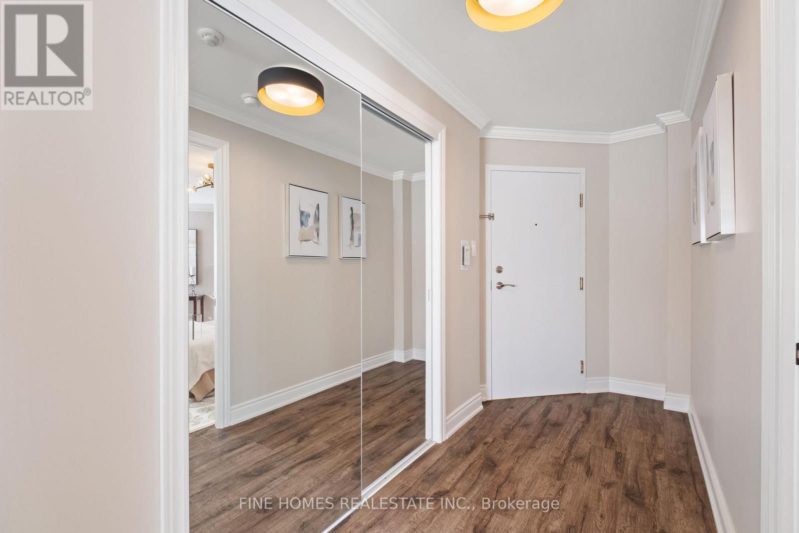 307 - 120 PROMENADE CIRCLE Image 12