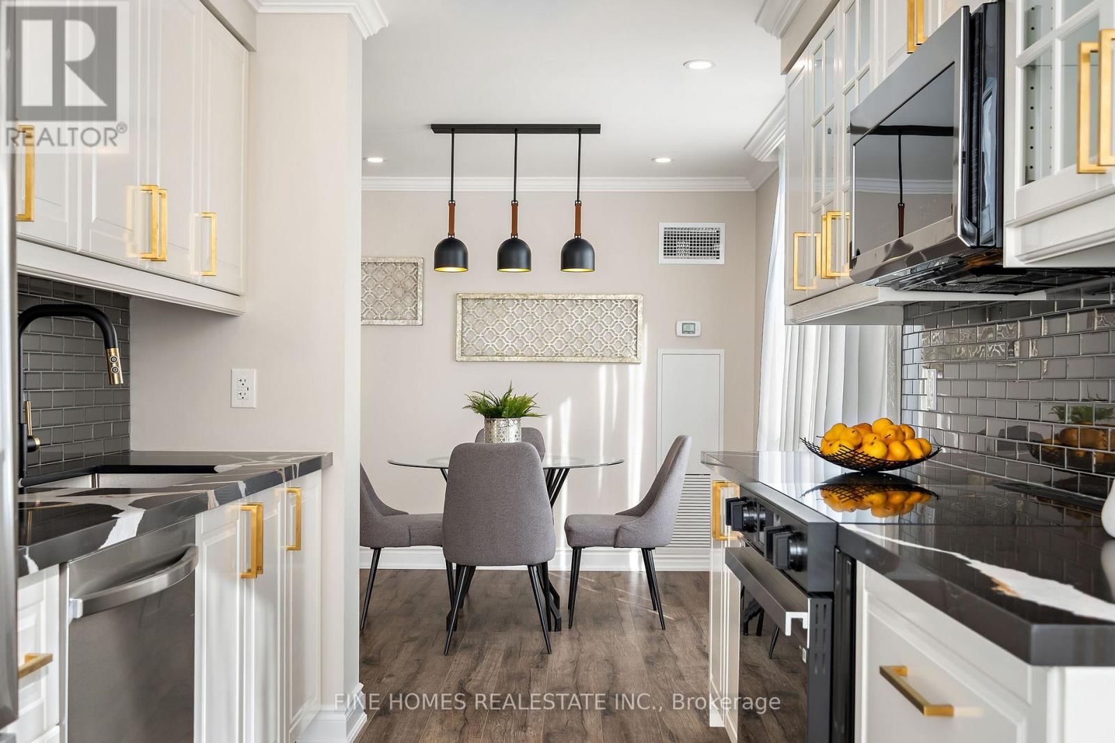 307 - 120 PROMENADE CIRCLE Image 13