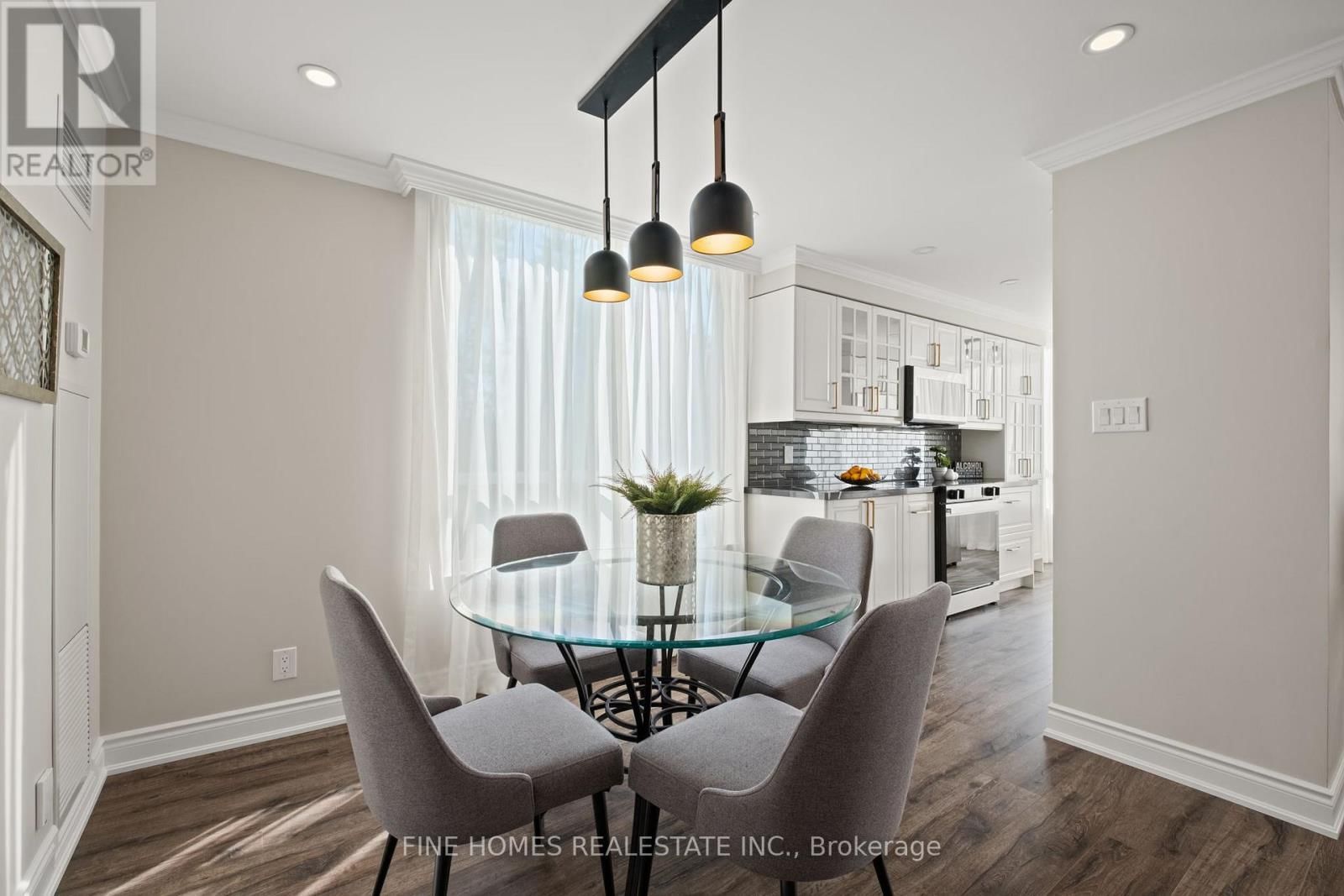 307 - 120 PROMENADE CIRCLE Image 15