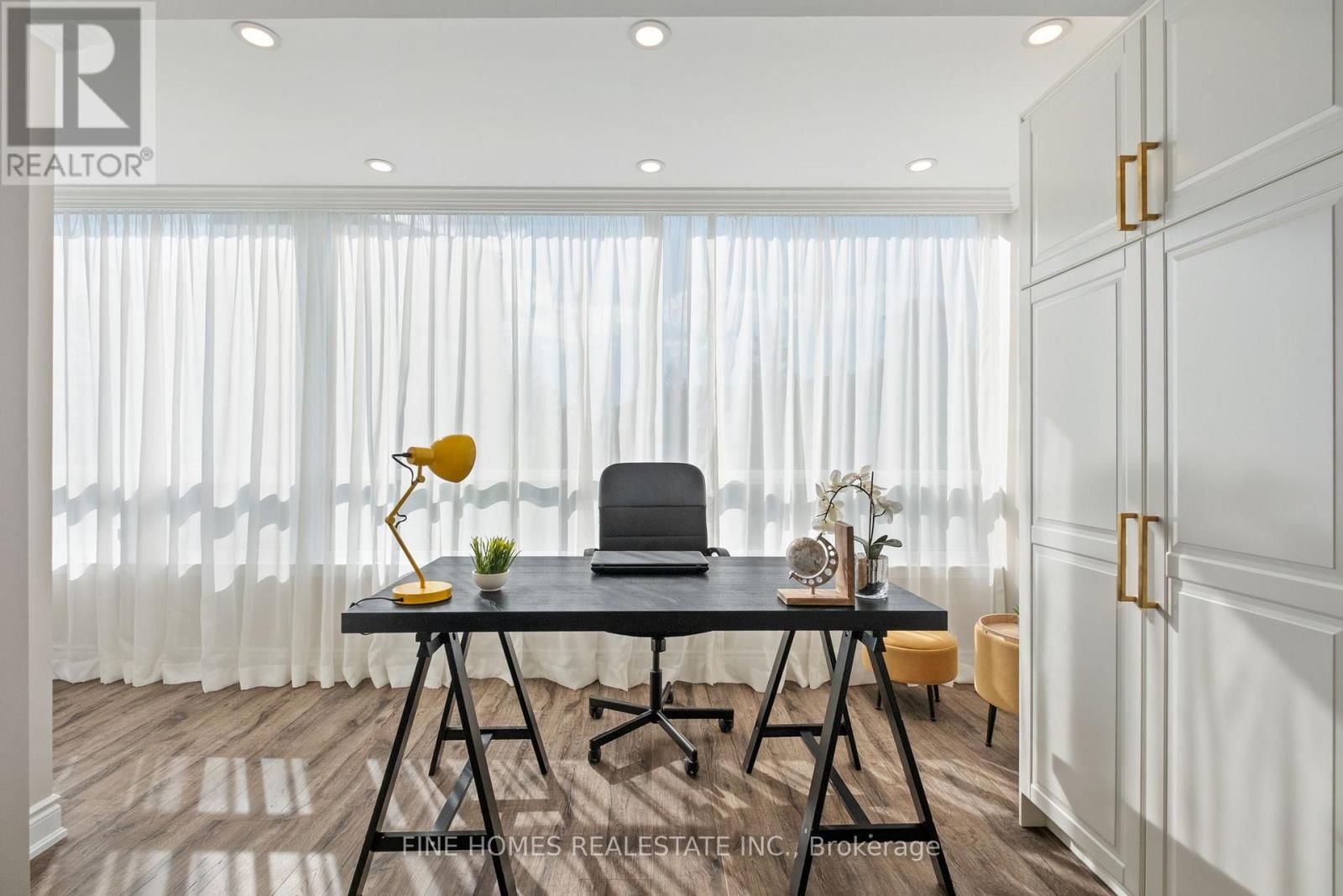 307 - 120 PROMENADE CIRCLE Image 17