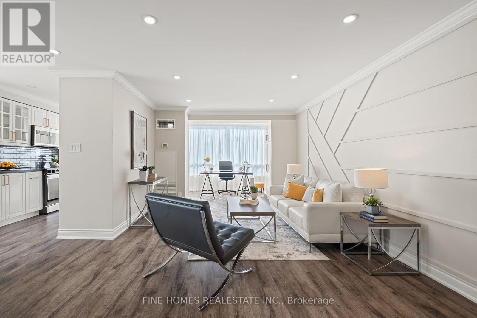 307 - 120 PROMENADE CIRCLE Image 2