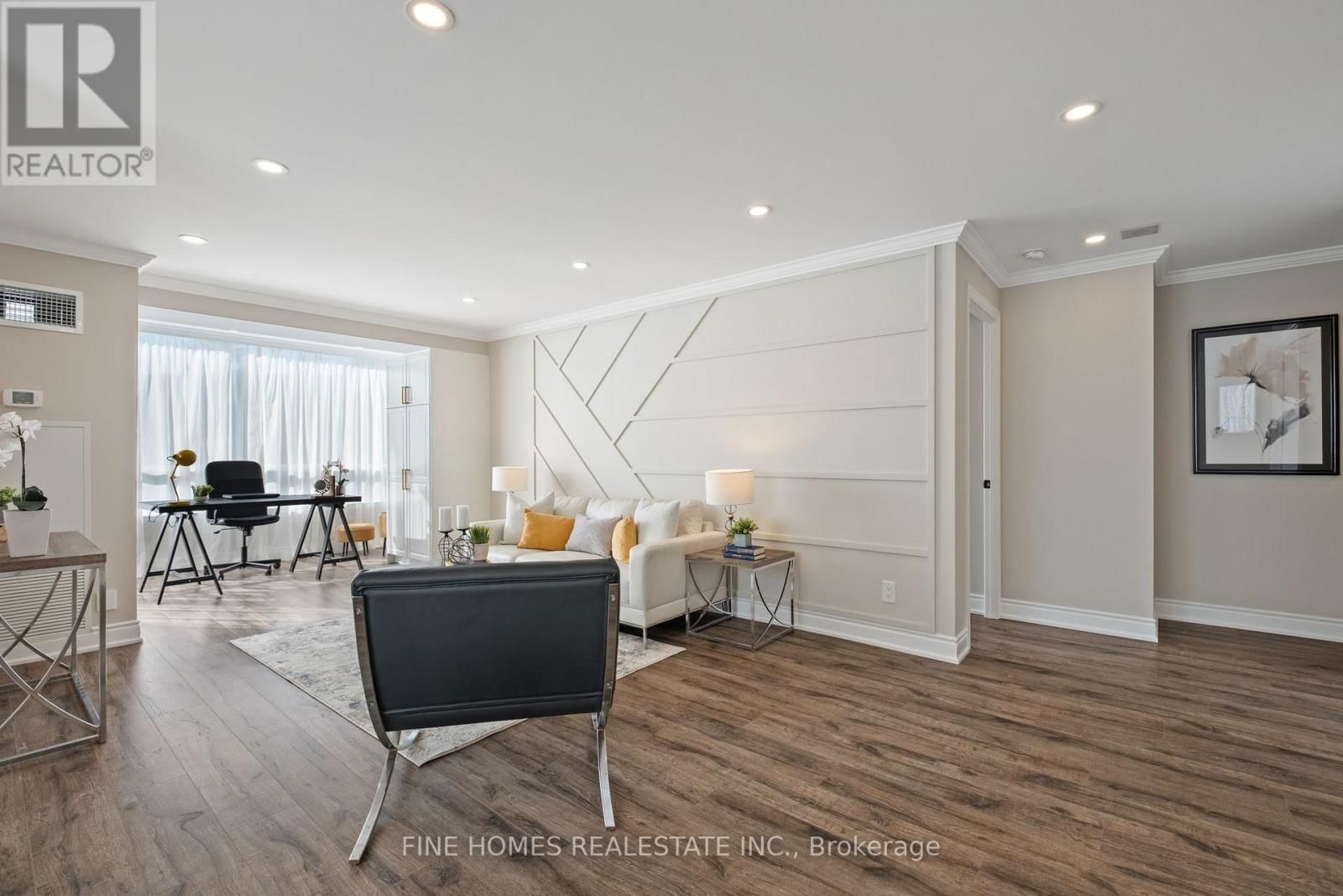 307 - 120 PROMENADE CIRCLE Image 3