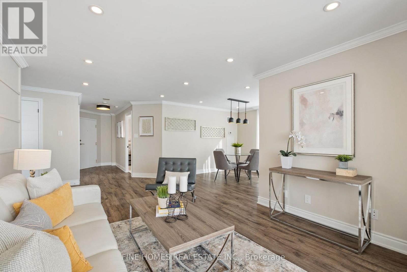 307 - 120 PROMENADE CIRCLE Image 4