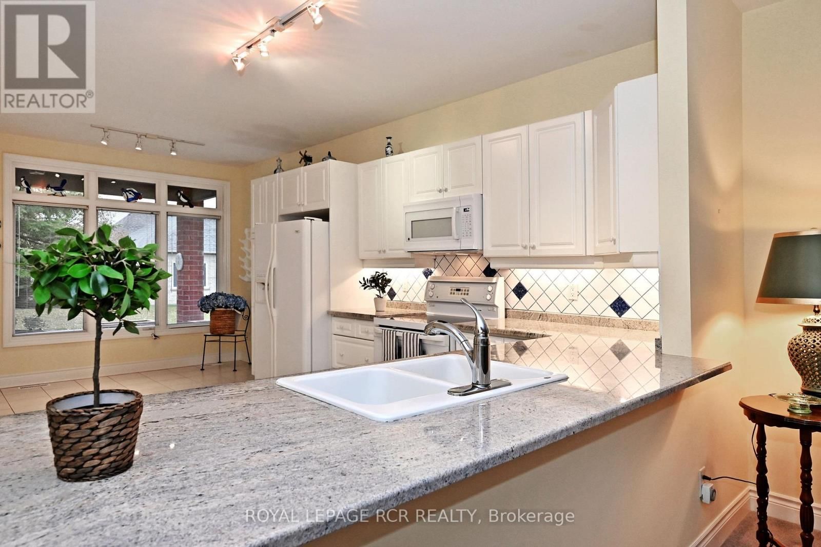 7 ARNIE'S CHANCE Image 15