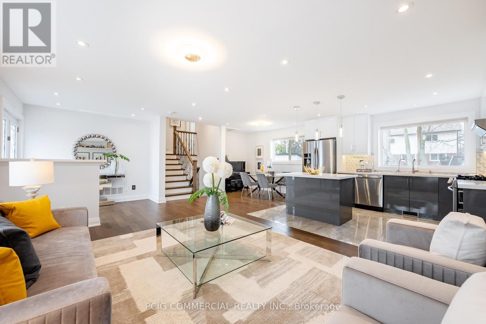 84 LINCOLN GREEN DRIVE Image 14