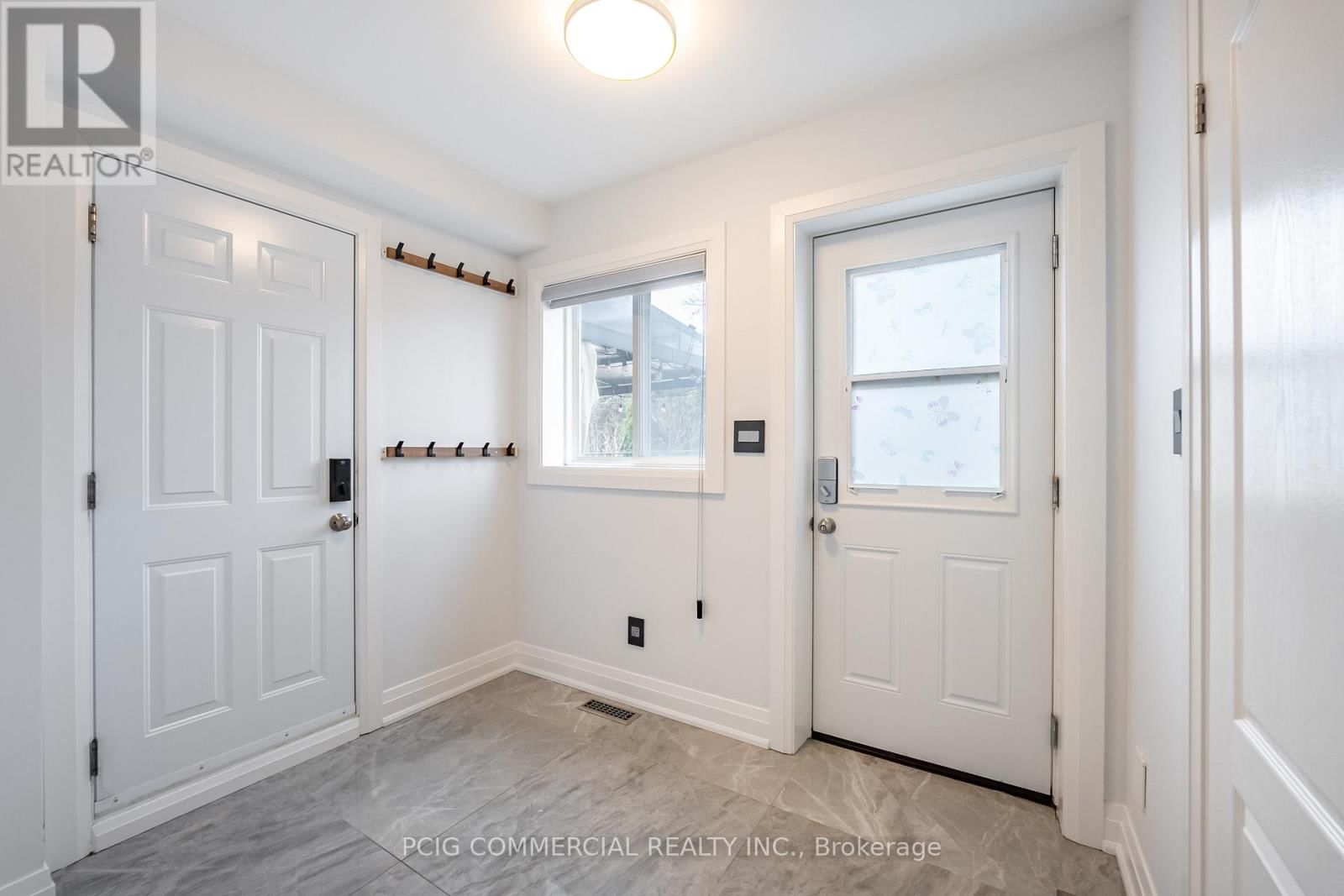 84 LINCOLN GREEN DRIVE Image 32