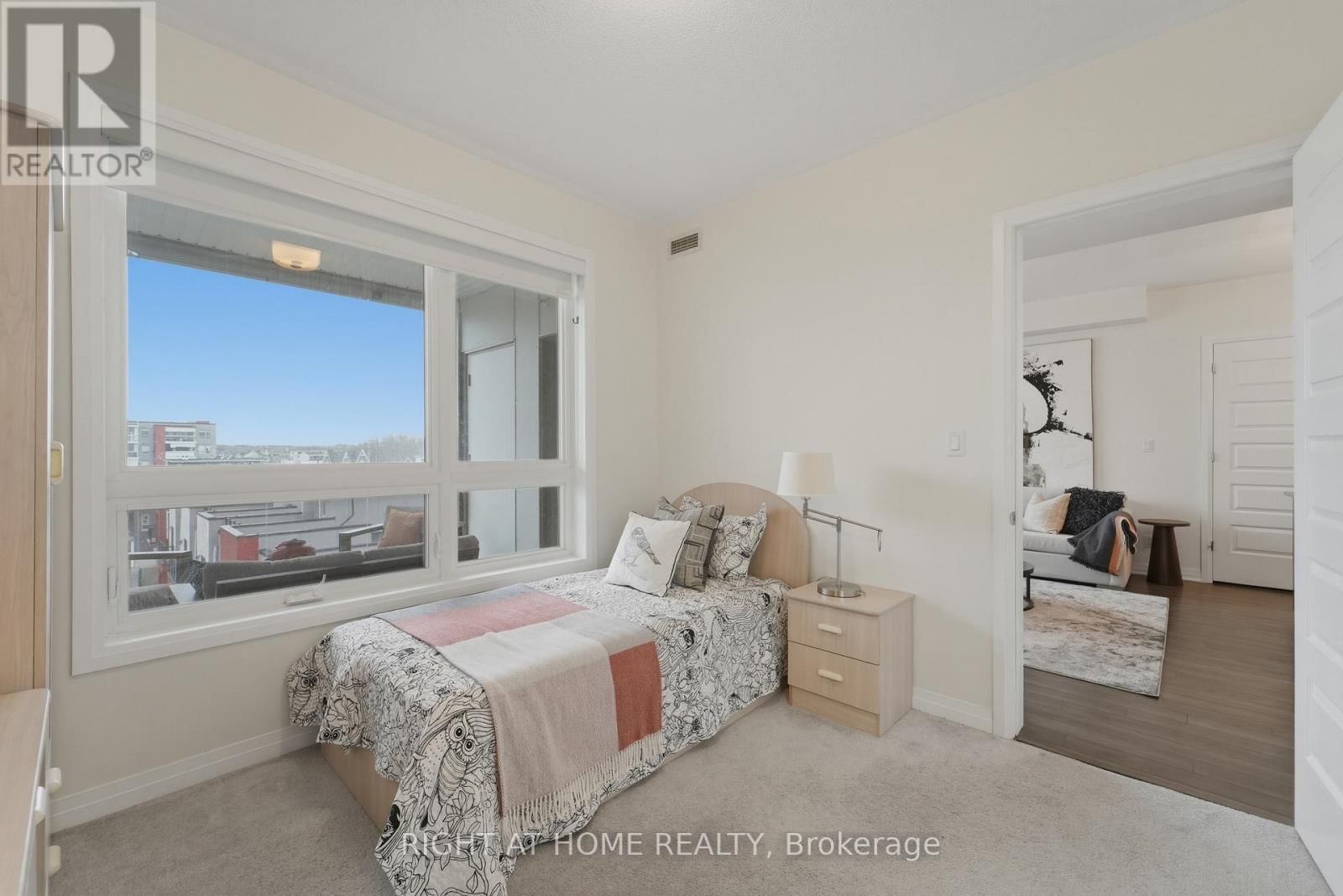 503 - 2 ADAM SELLERS STREET Image 25