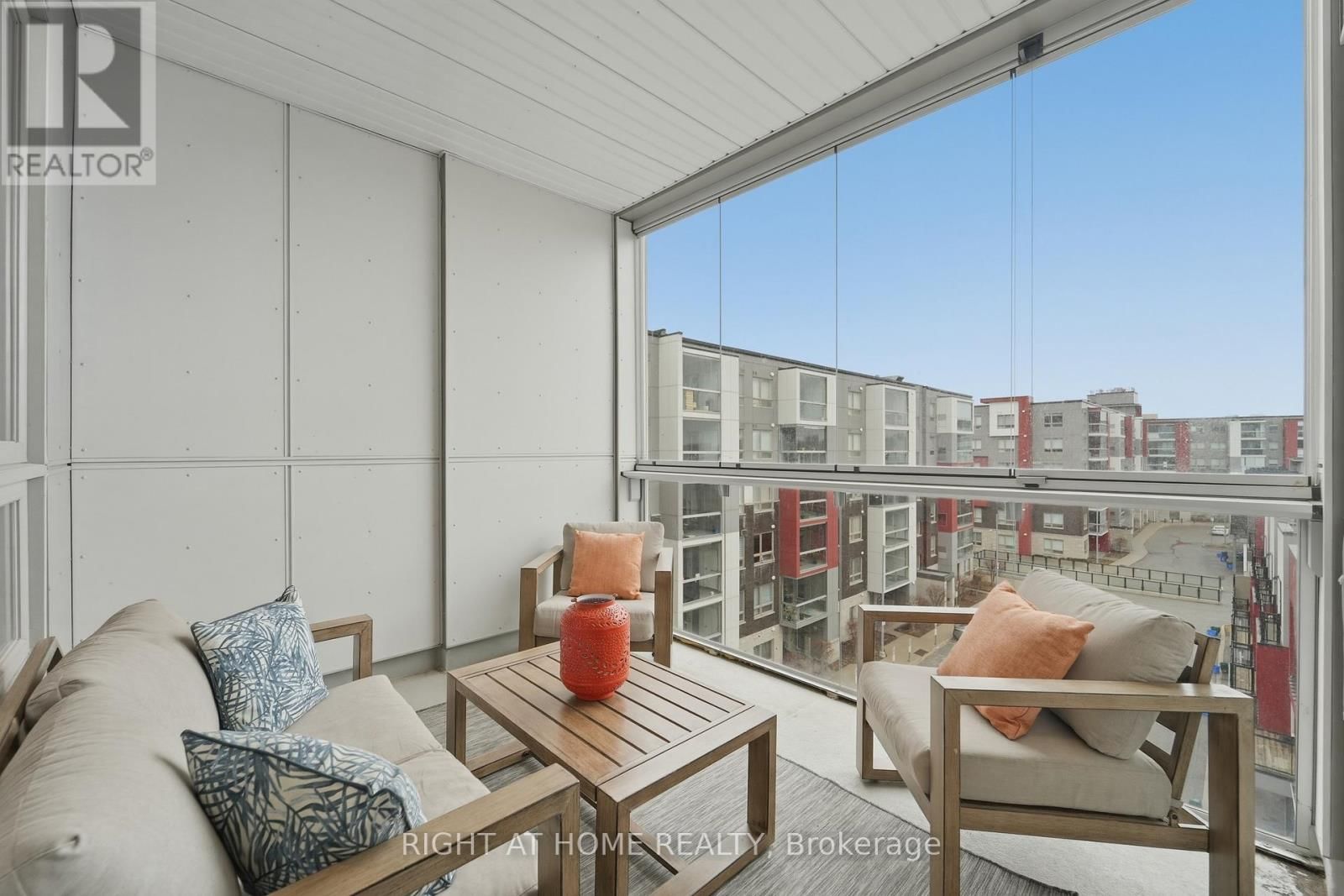 503 - 2 ADAM SELLERS STREET Image 30