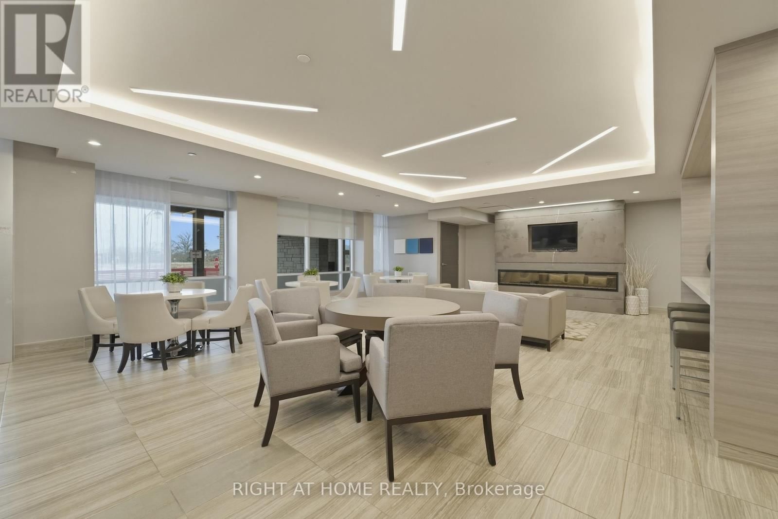 503 - 2 ADAM SELLERS STREET Image 34