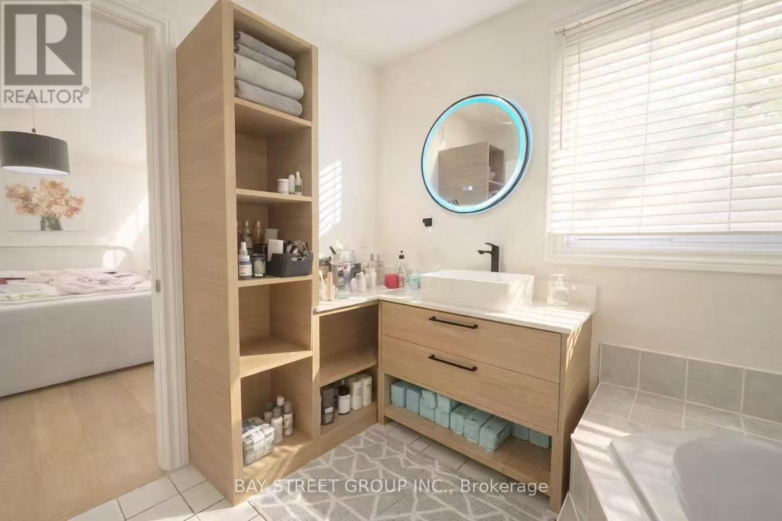 78 JOHN STIVER CRESCENT Image 36