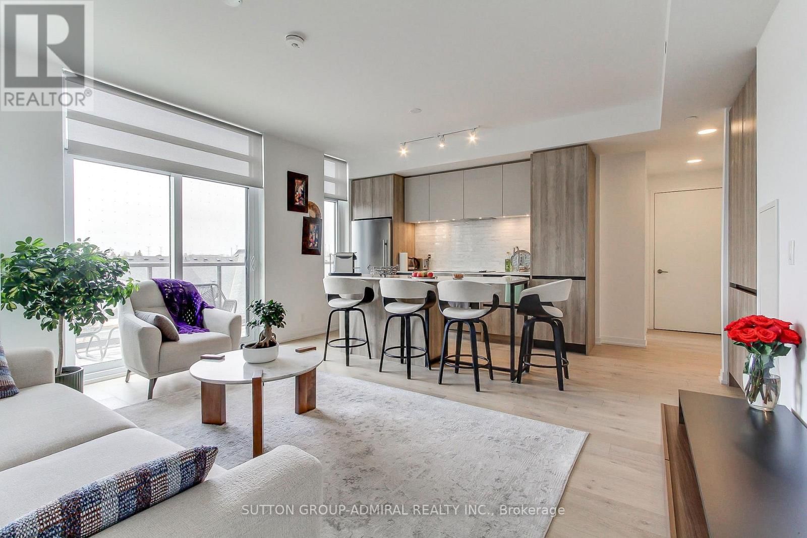 8 BEVERLEY GLEN Image 12