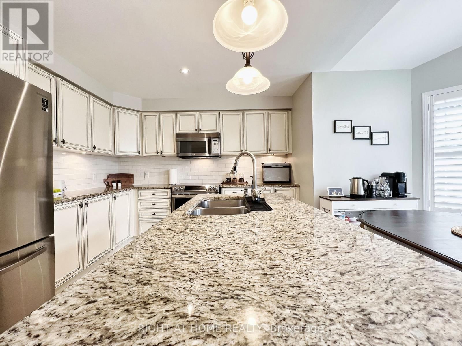 343 MILLER PARK AVENUE Image 21