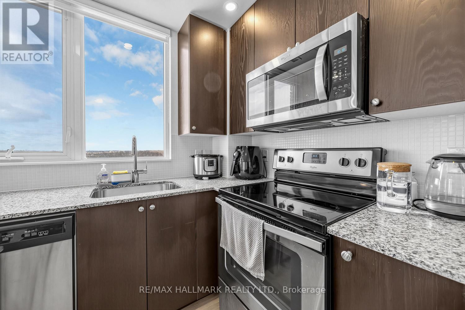 1112 - 9560 MARKHAM ROAD Image 9