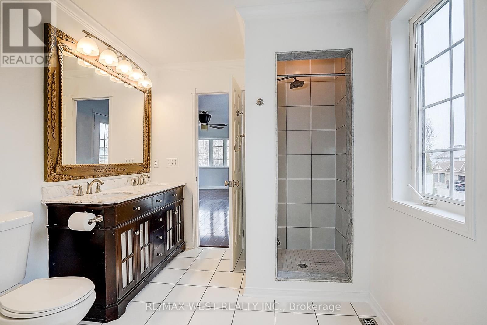 11 DANCER'S DRIVE Image 39