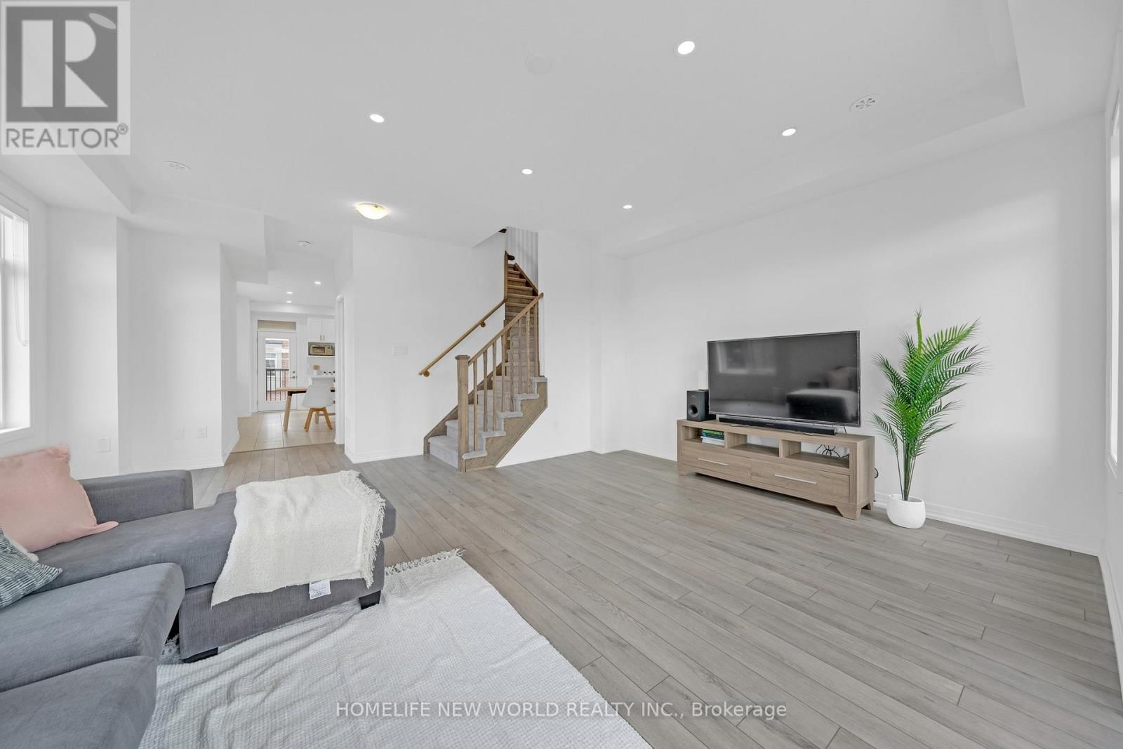 61 CARNEROS WAY Image 17