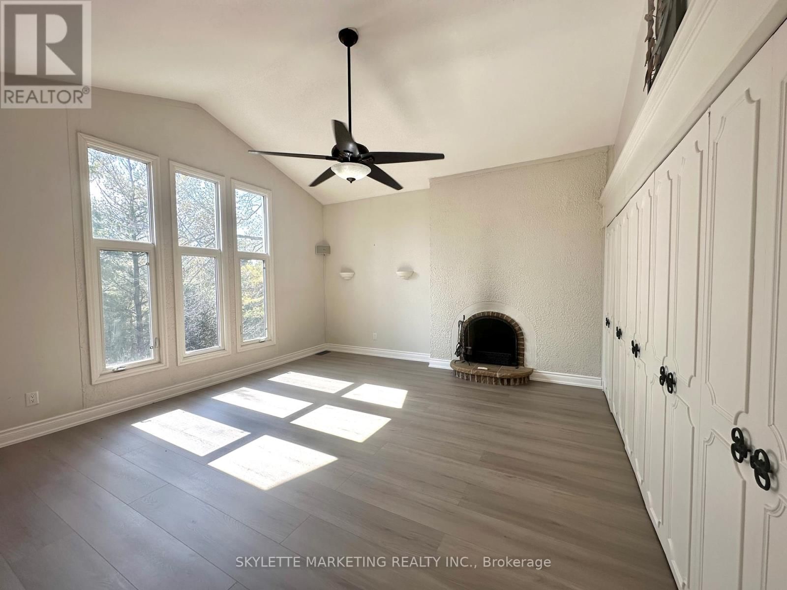 14377 WARDEN AVENUE Image 12