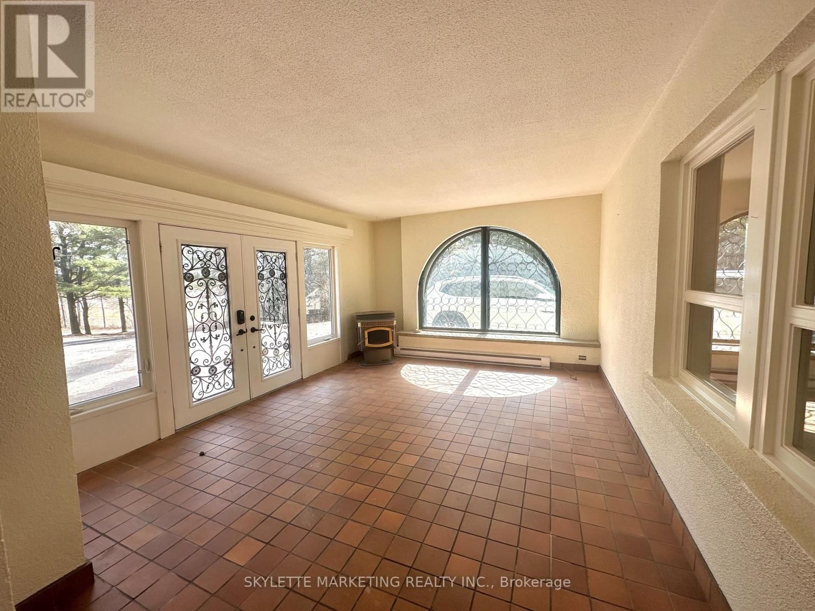 14377 WARDEN AVENUE Image 3