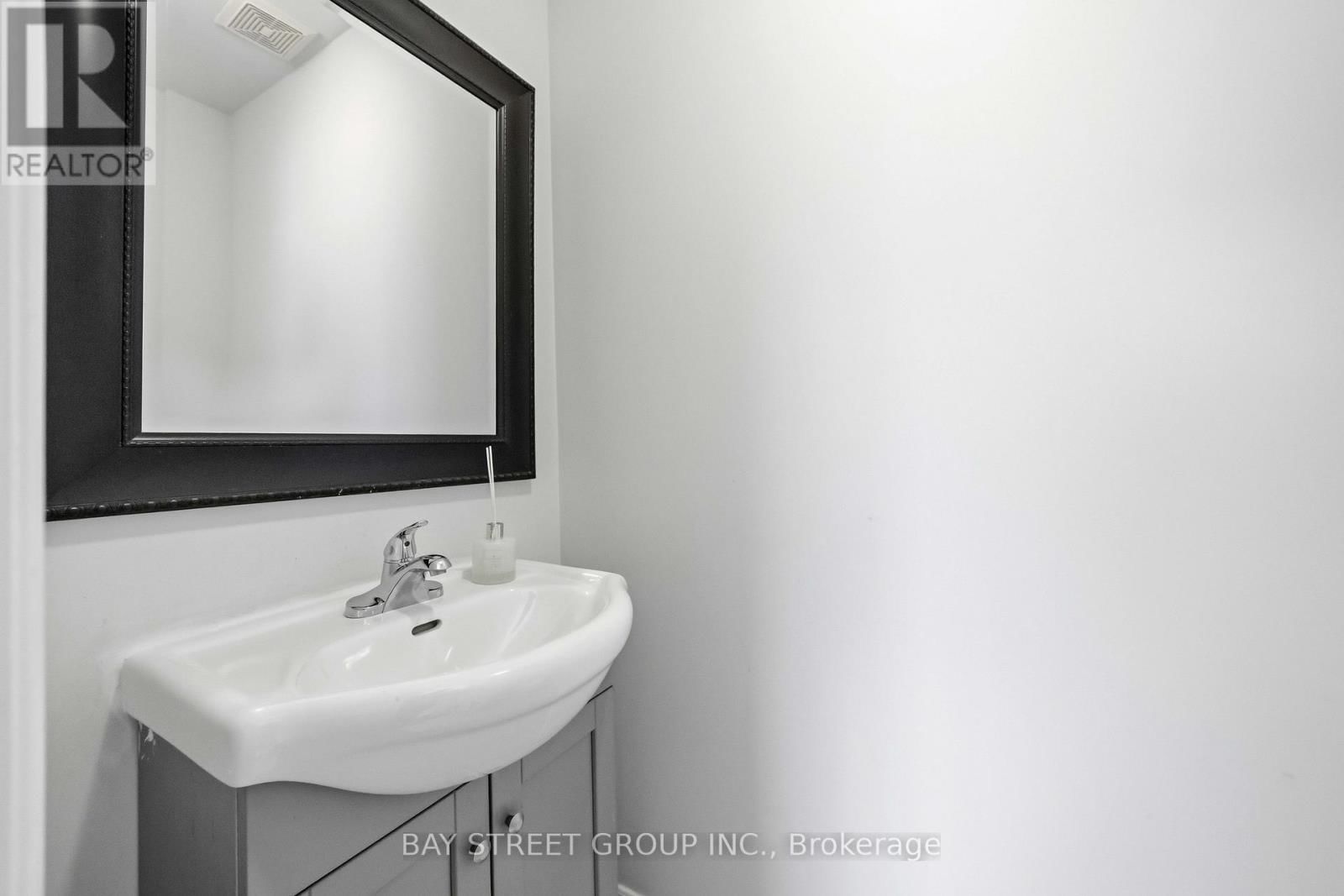 5 TOTTENHAM COURT Image 25