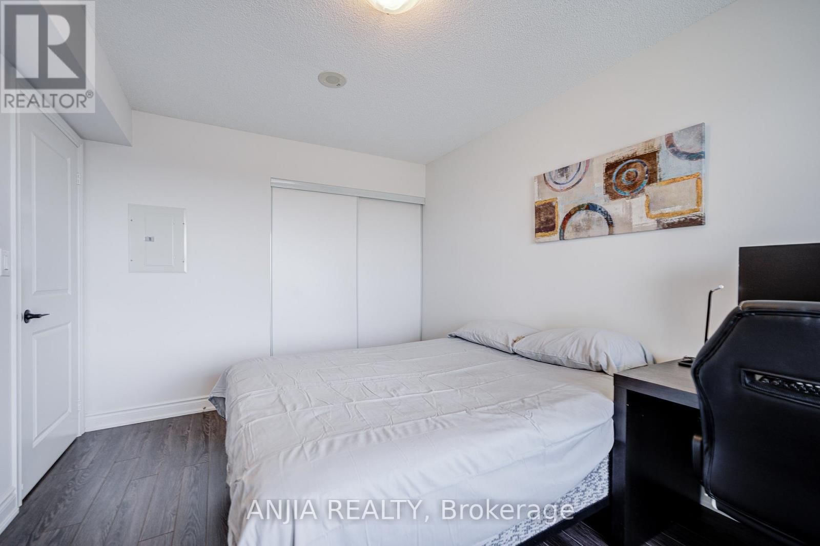 1112 - 273 SOUTH PARK ROAD Image 15