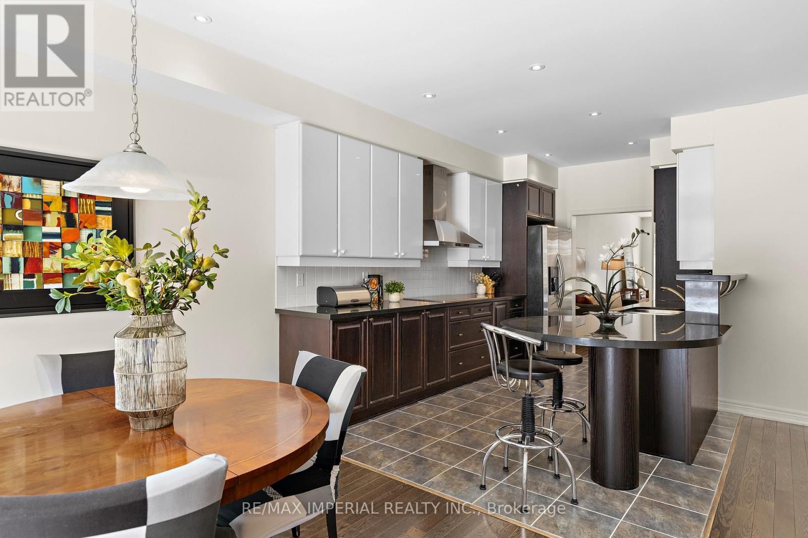 16 CARRIAGE HOUSE COURT Image 15