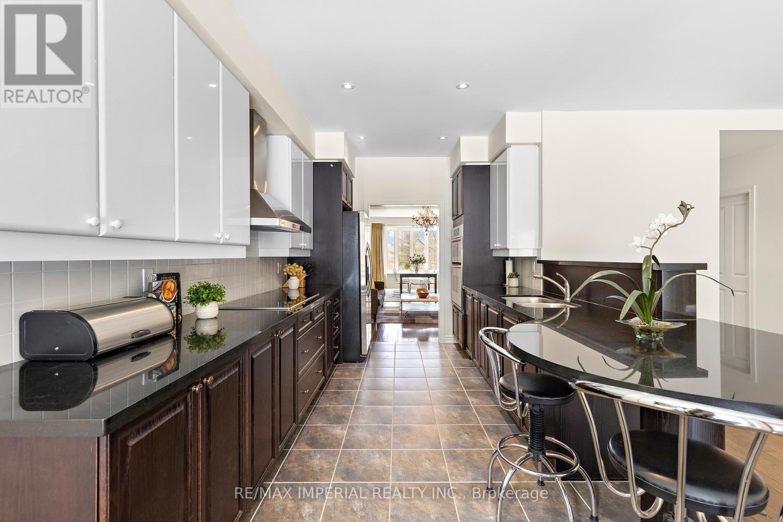 16 CARRIAGE HOUSE COURT Image 17