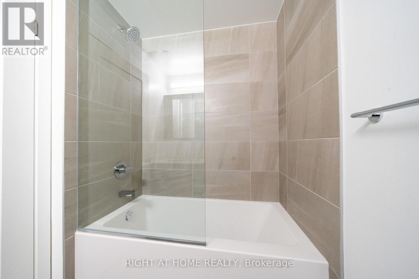 211 - 9751 MARKHAM ROAD Image 16