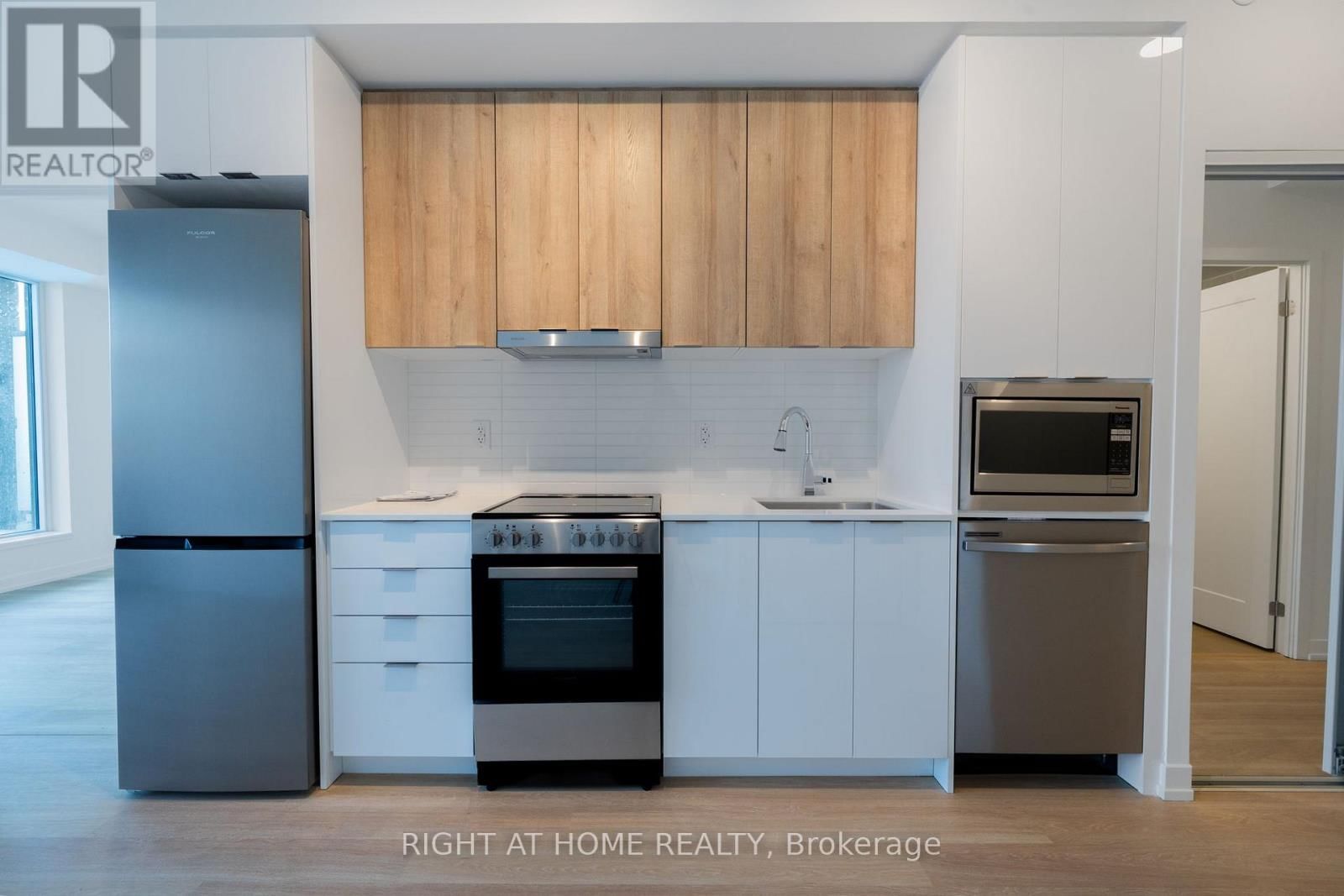 211 - 9751 MARKHAM ROAD Image 6