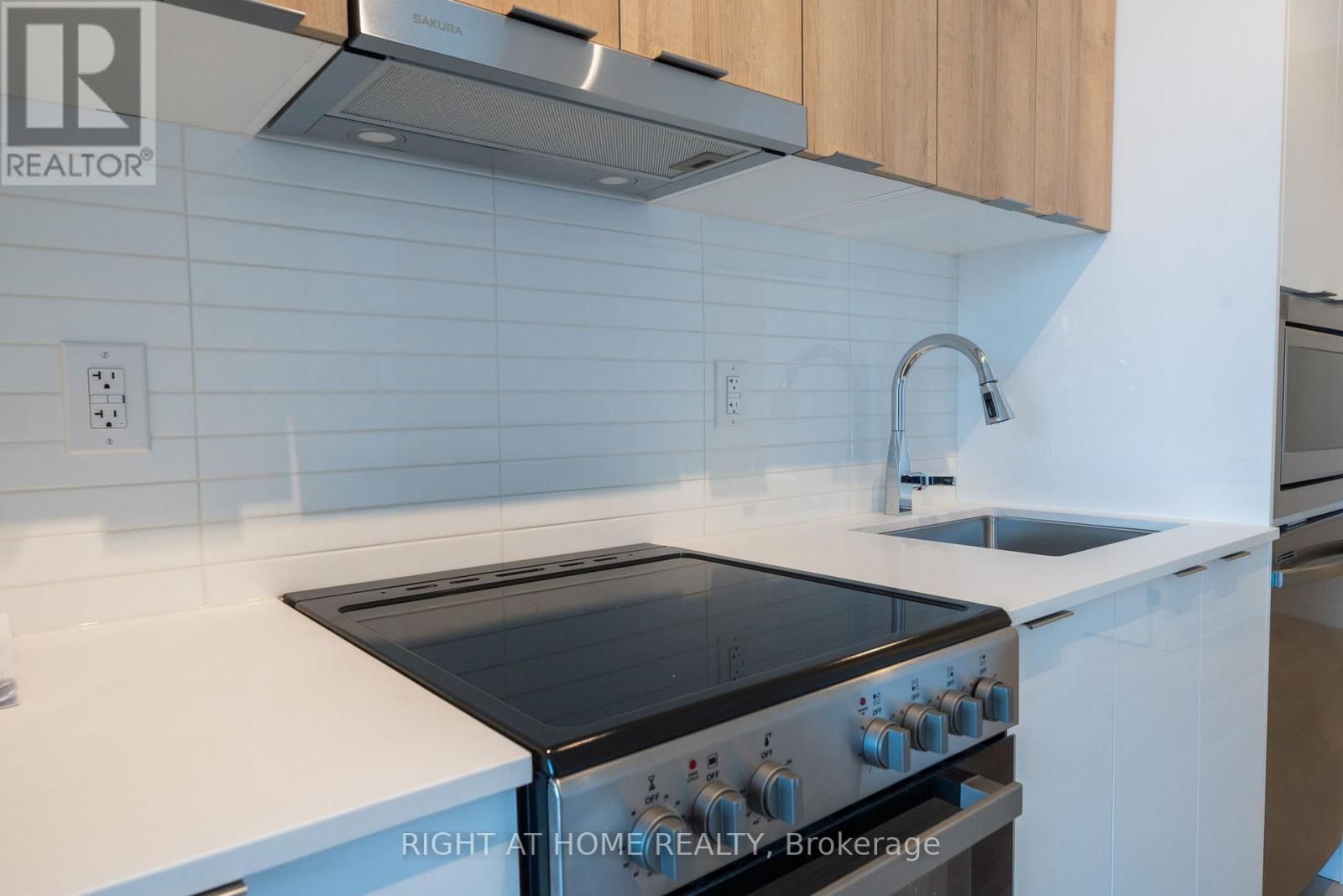 211 - 9751 MARKHAM ROAD Image 8