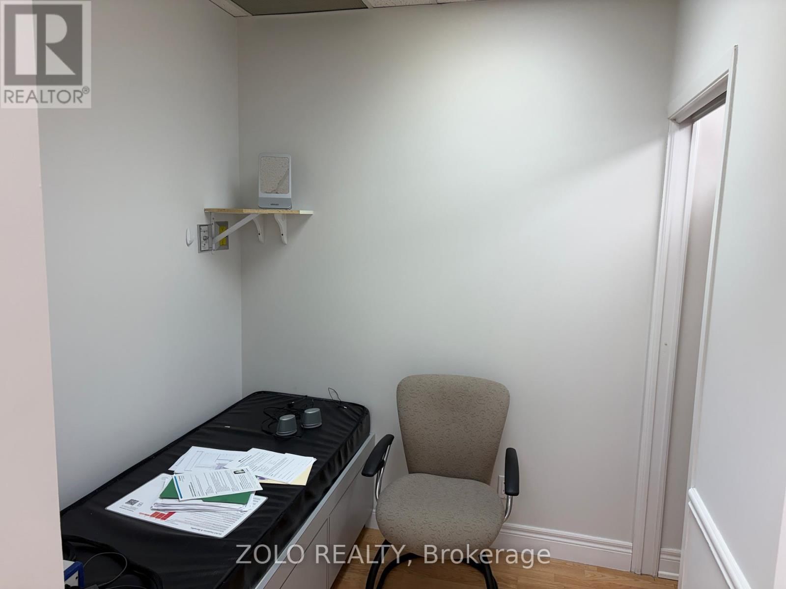 210 - 4600 HIGHWAY 7 WEST Image 16