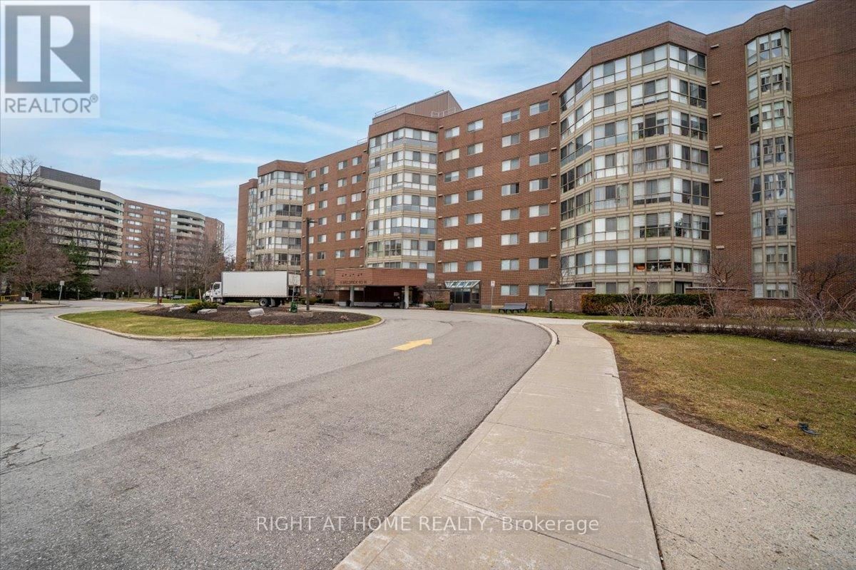 703 - 5 WELDRICK ROAD WEST Image 2