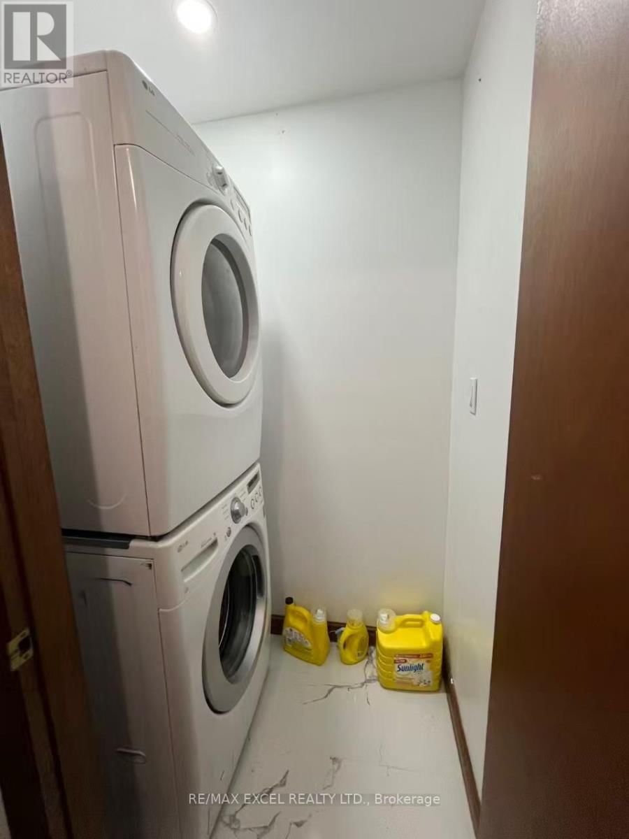 Main - 60 NORMANDY CRESCENT Image 17