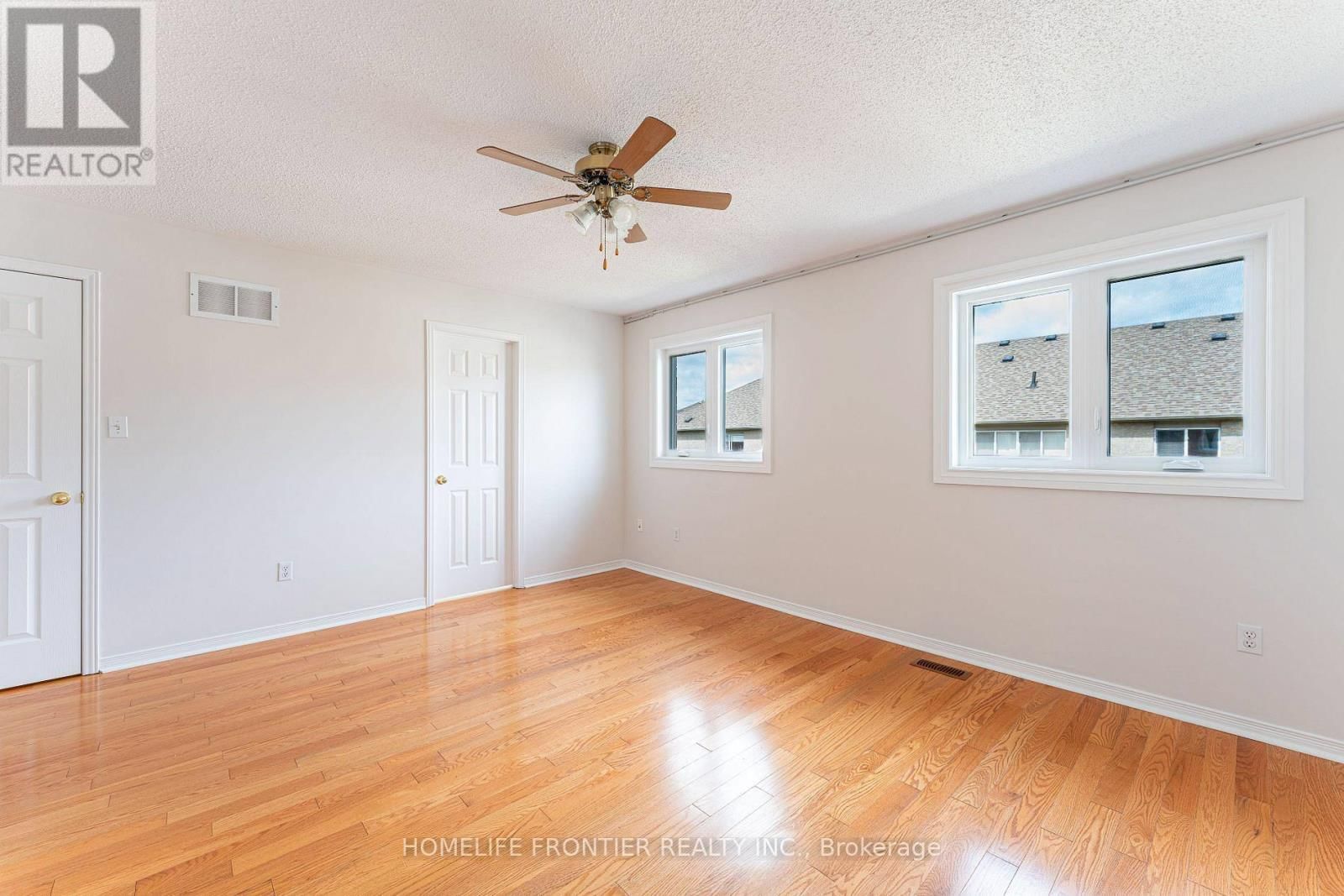 100 SELKIRK DRIVE Image 11