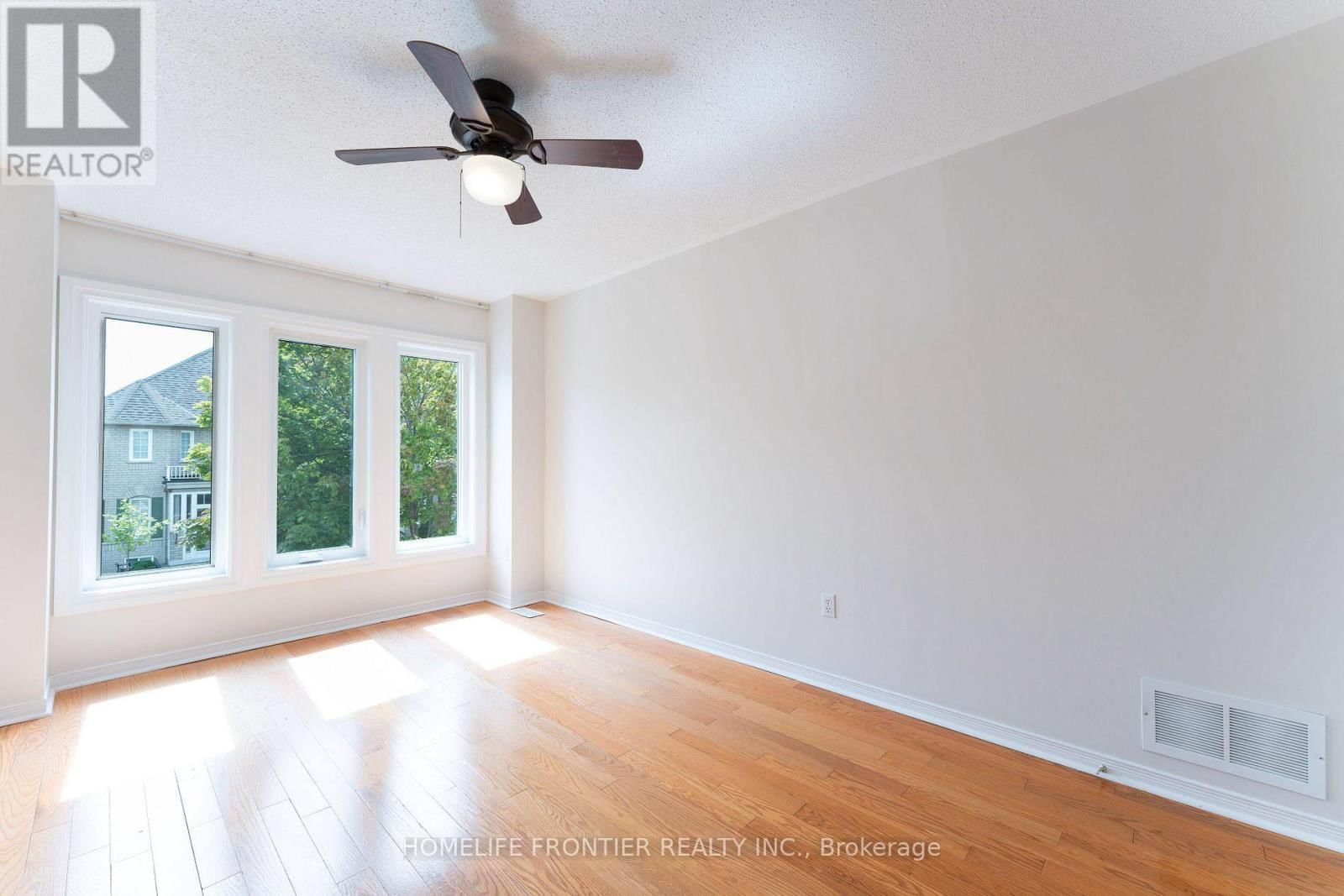 100 SELKIRK DRIVE Image 29